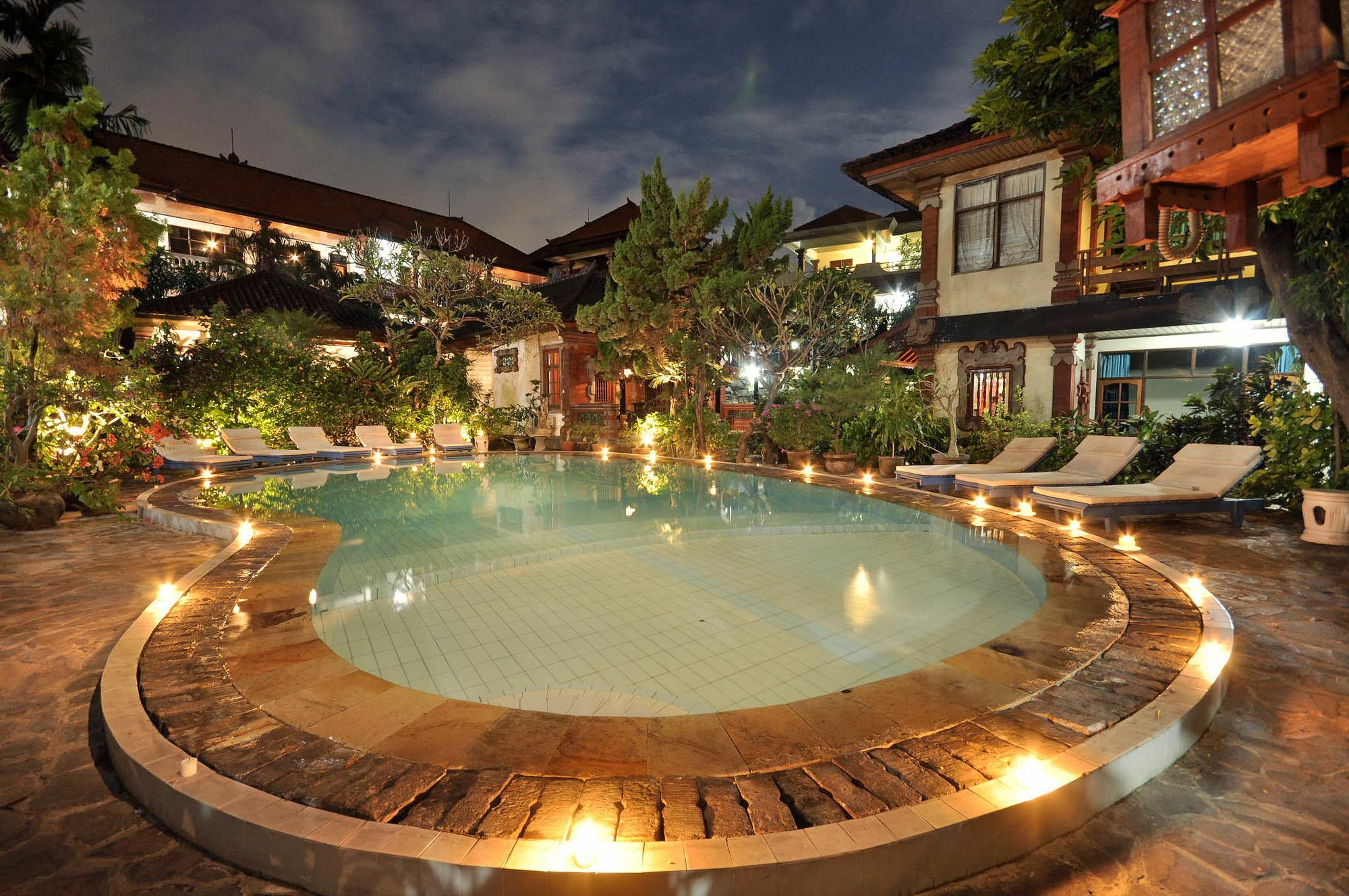 Kuta Dormitory At Simpang Inn Buitenkant foto