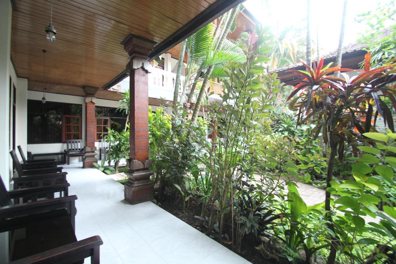 Kuta Dormitory At Simpang Inn Buitenkant foto